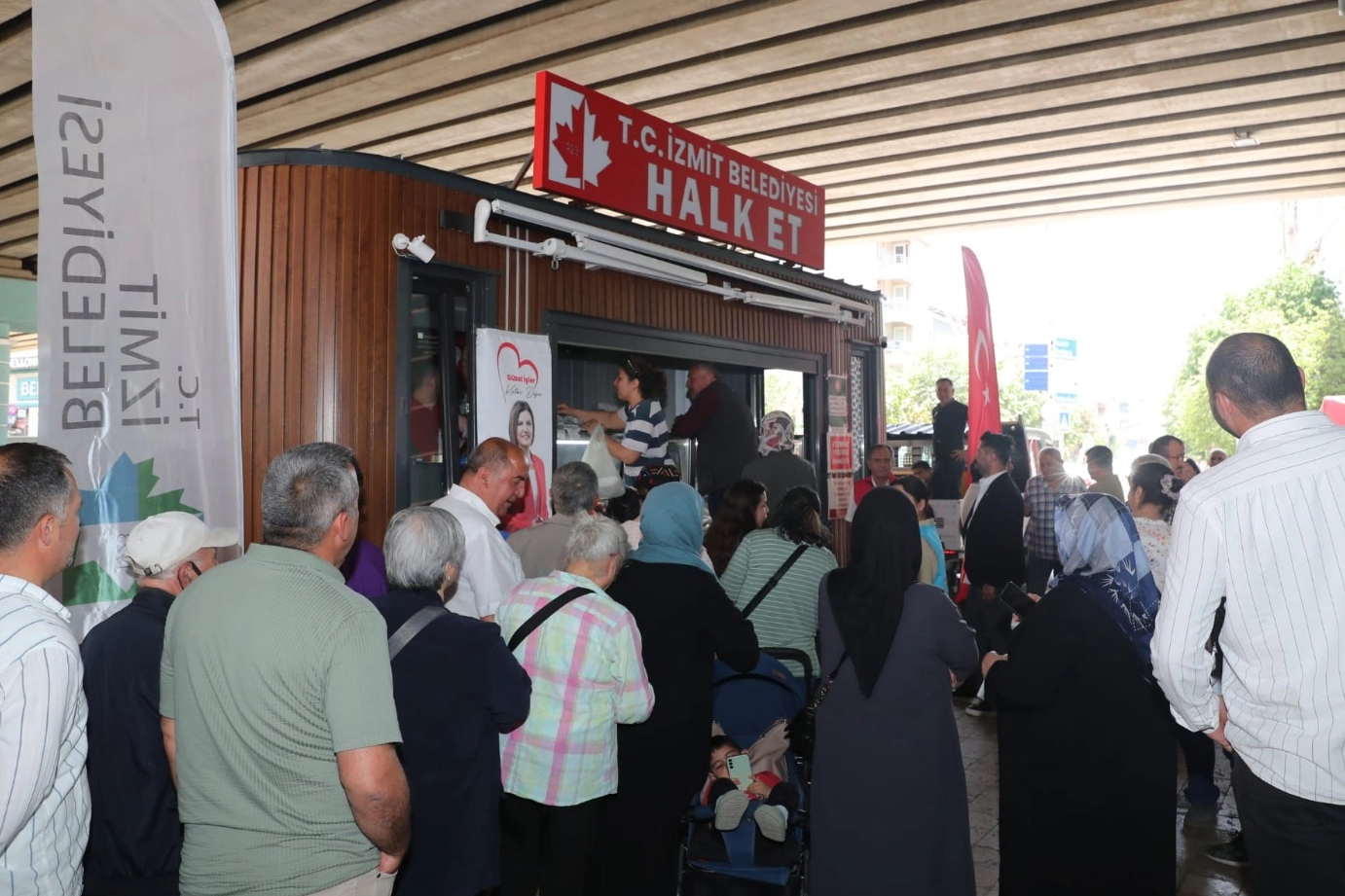 Halk Et mobil aracına Körfez’de yoğun ilgi