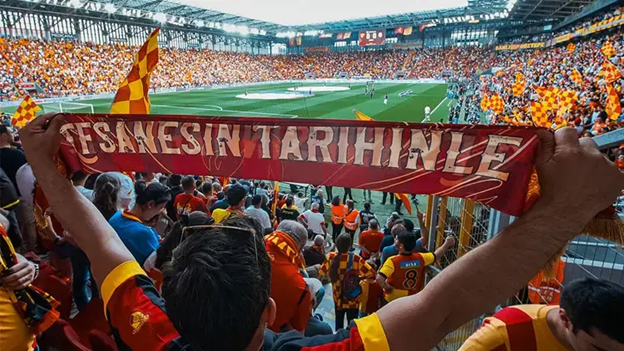 Göztepe 100 Yaşında: Tarihi Kutlama ve Transfer Müjdesi Bir Arada!