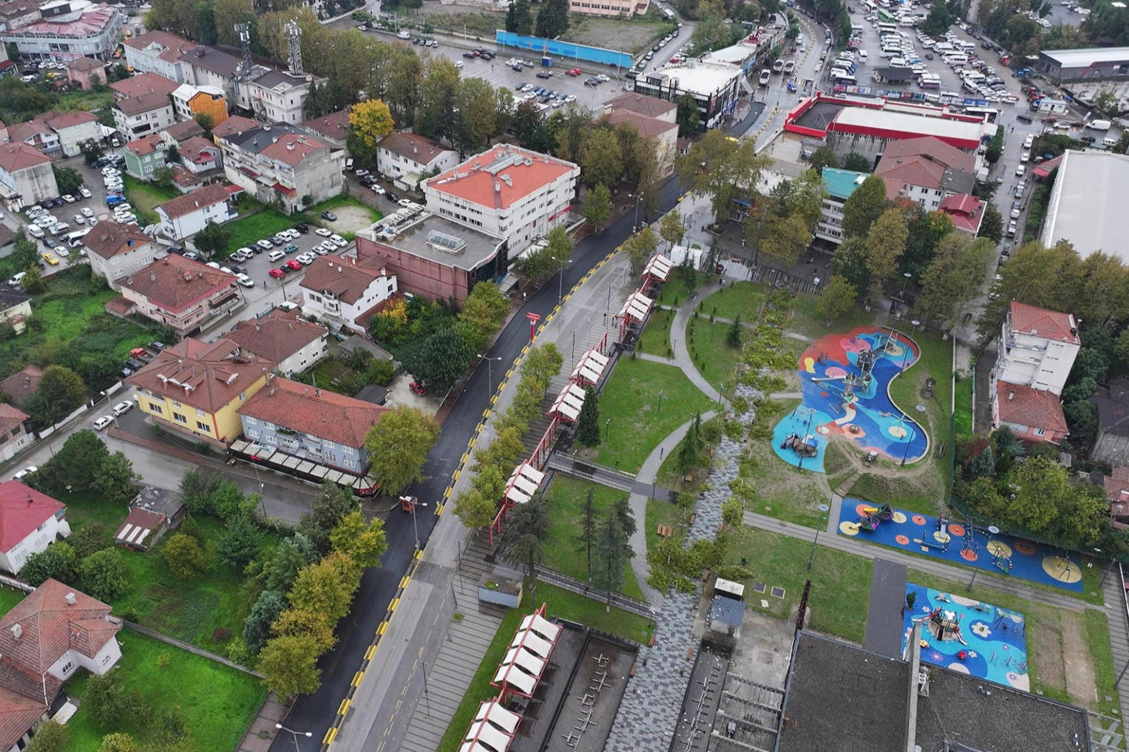 Sakarya'da Hendek’in kalbi Şehit Gaffar Okkan Bulvarı’na Büyükşehir dokunuşu